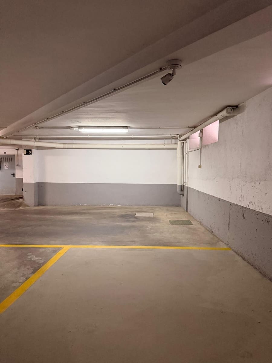 Garage till salu i La Zubia - 14 000 € (Ref: 9831731)