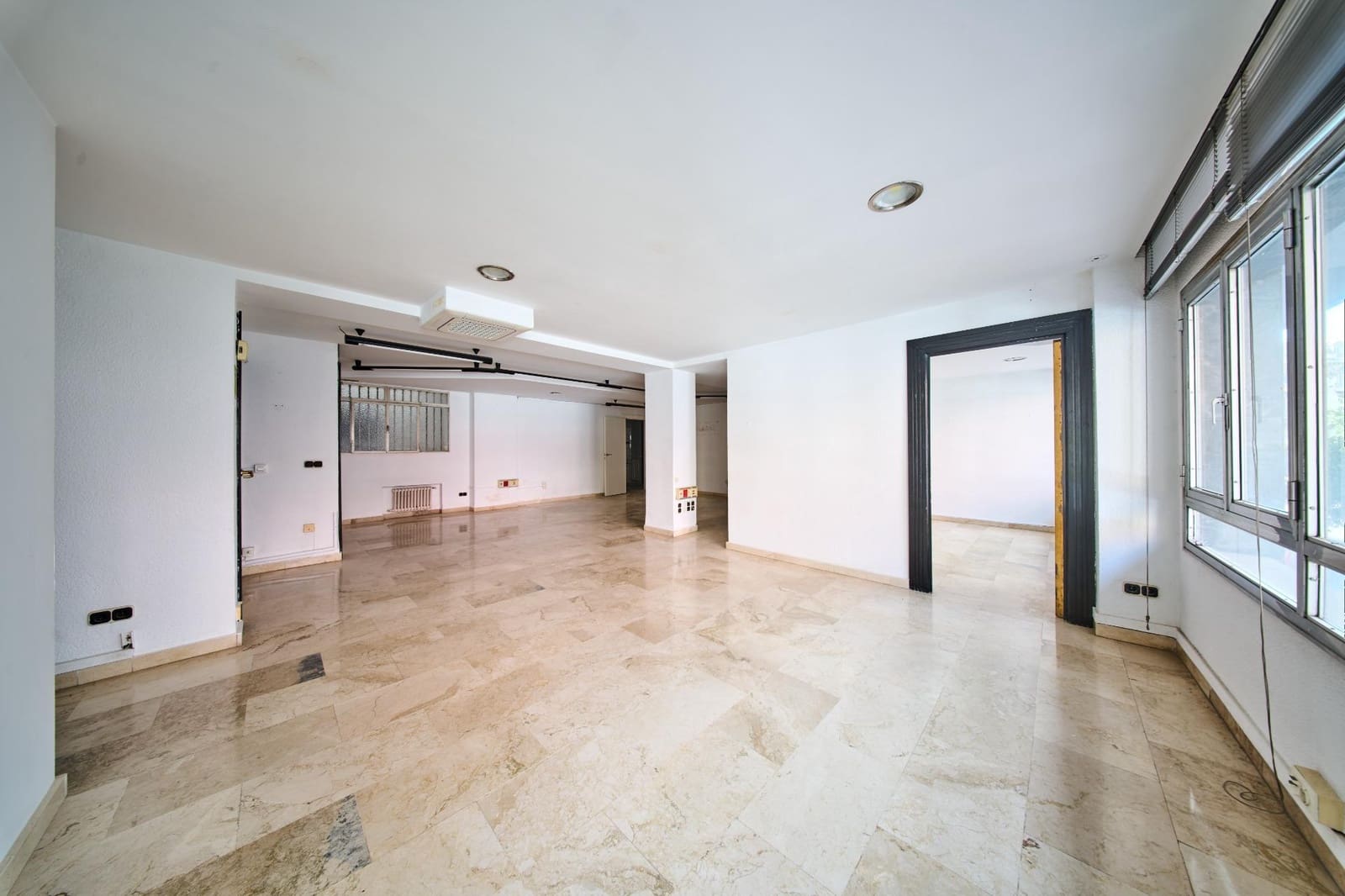 4 bedroom Flat for sale in Granada city - € 475,000 (Ref: 9833906)