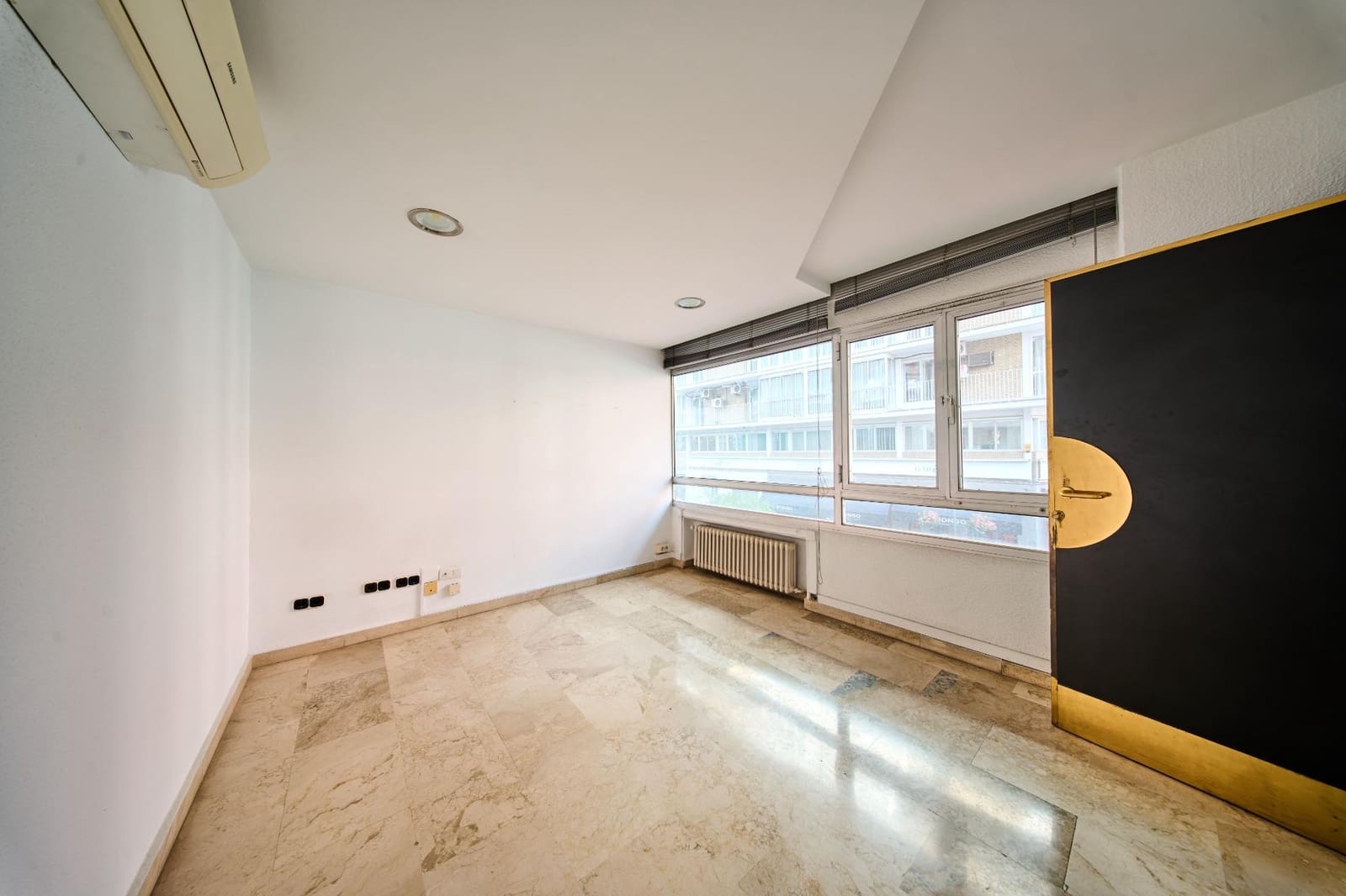 4 bedroom Flat for sale in Granada city - € 475,000 (Ref: 9833906)