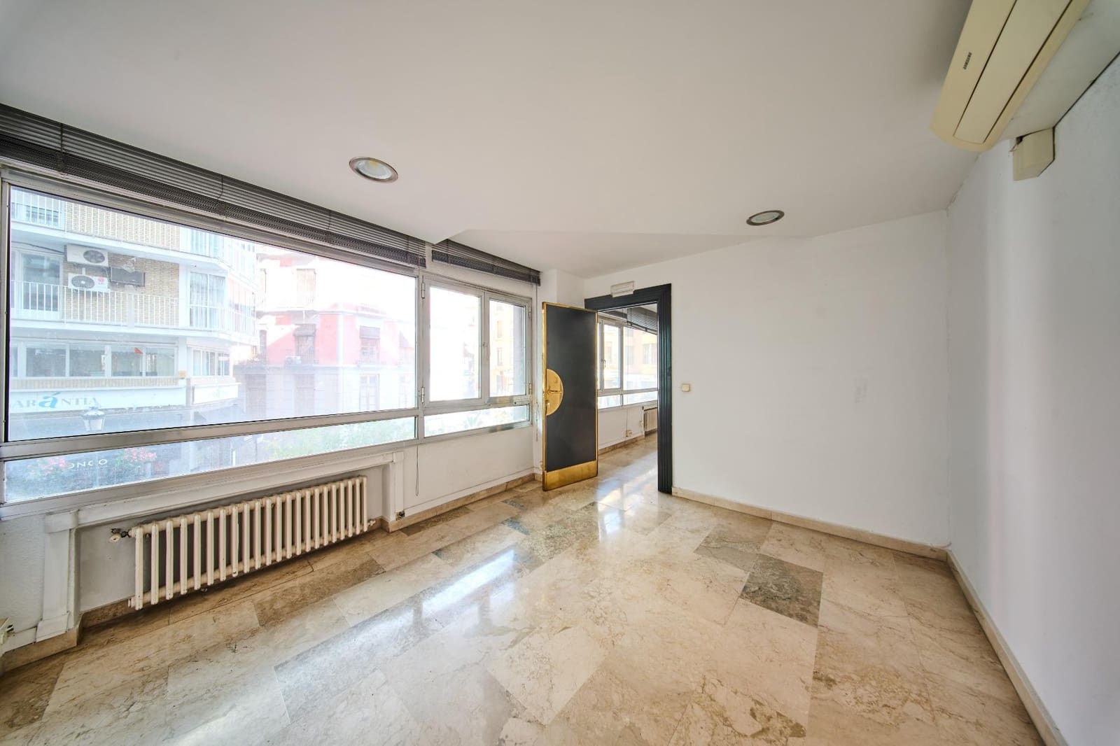 4 bedroom Flat for sale in Granada city - € 475,000 (Ref: 9833906)