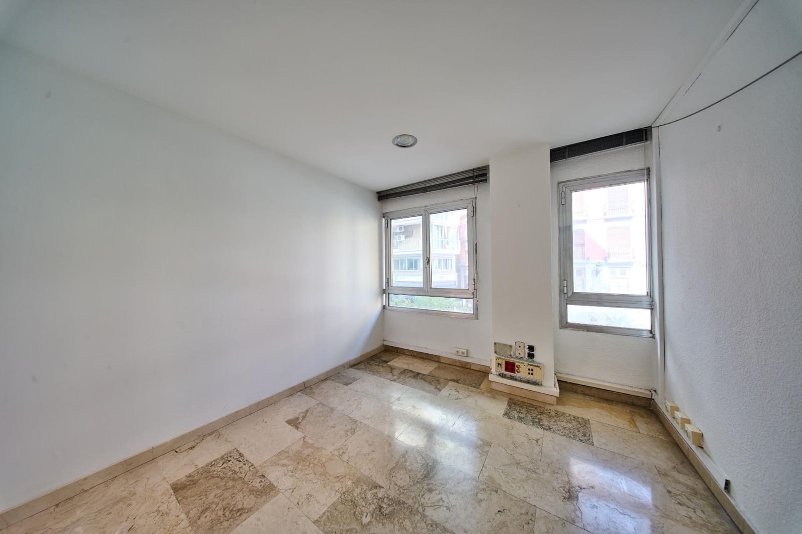 4 bedroom Flat for sale in Granada city - € 475,000 (Ref: 9833906)