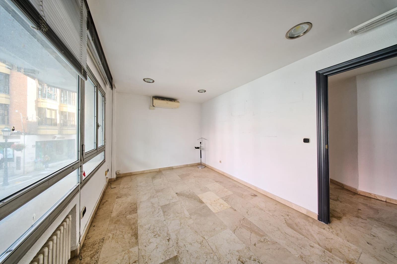 4 bedroom Flat for sale in Granada city - € 475,000 (Ref: 9833906)