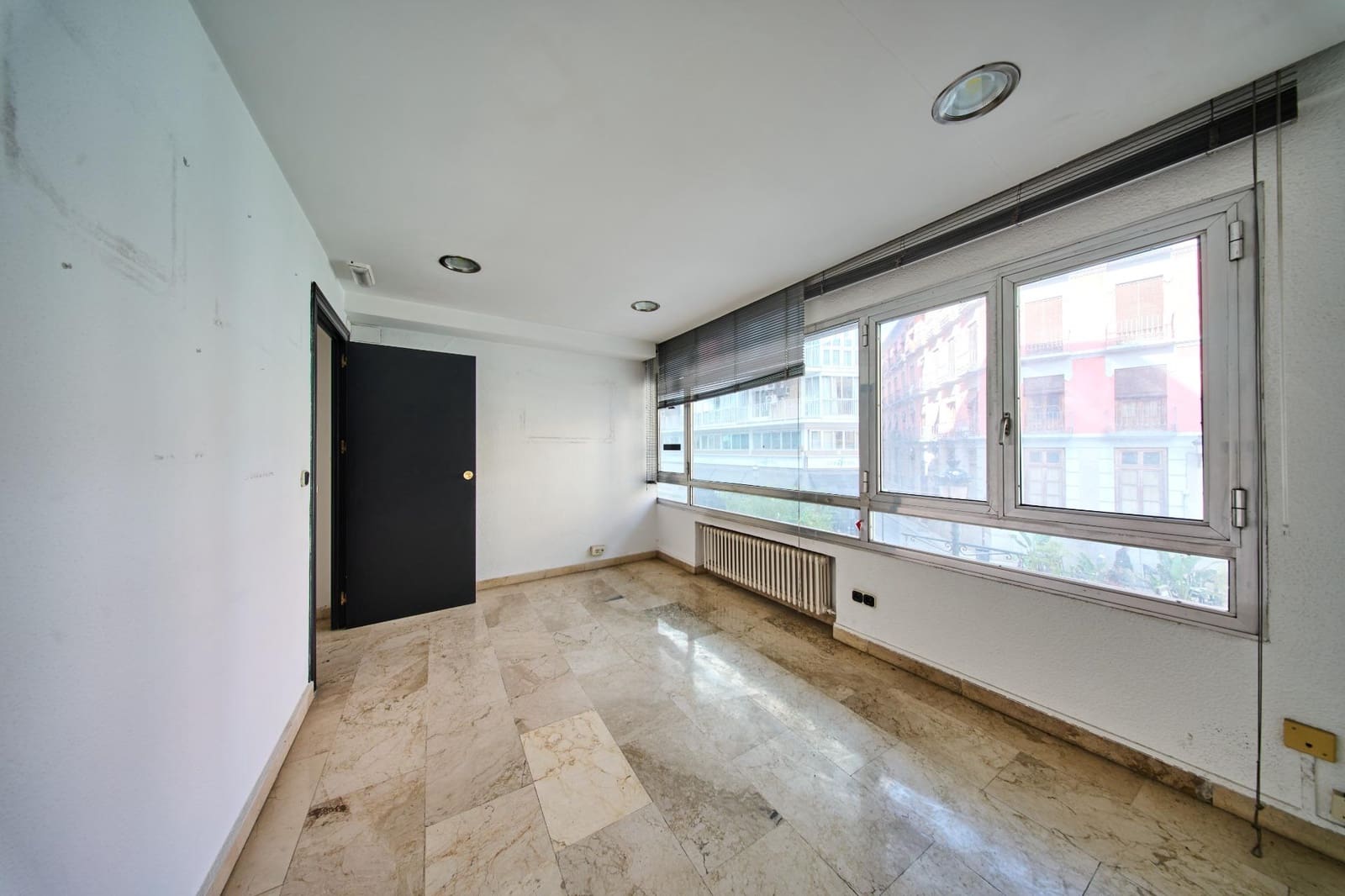 4 bedroom Flat for sale in Granada city - € 475,000 (Ref: 9833906)