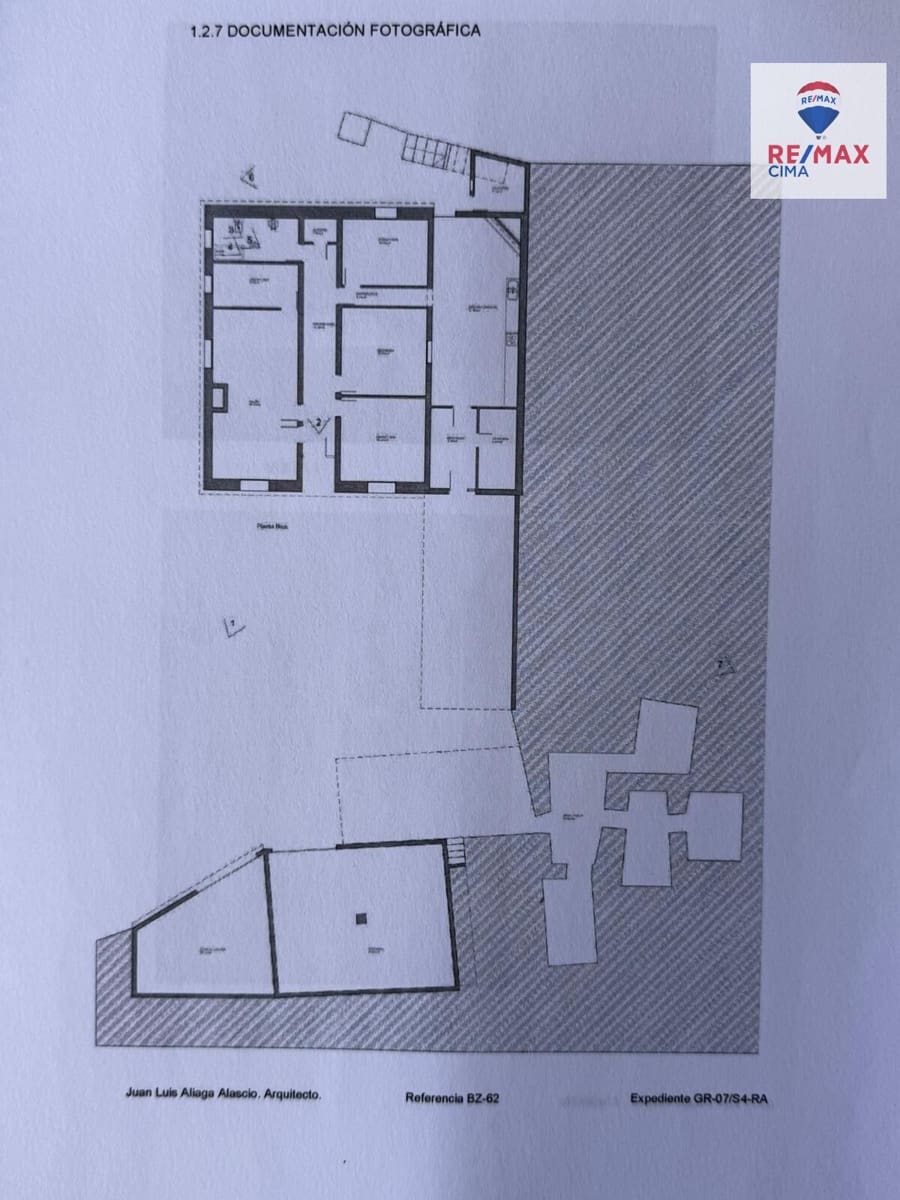 3 bedroom Villa for sale in Baza with garage - € 279,000 (Ref: 9839517)