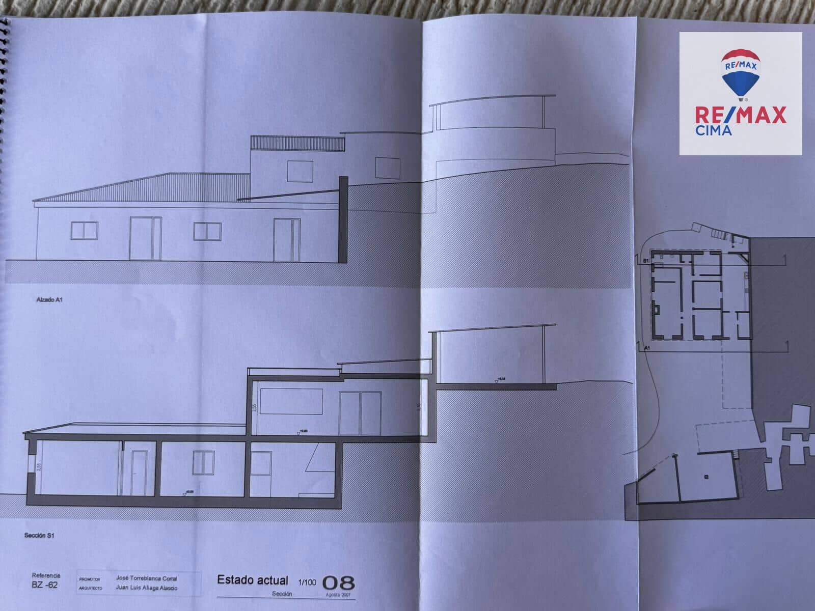 3 bedroom Villa for sale in Baza with garage - € 279,000 (Ref: 9839517)