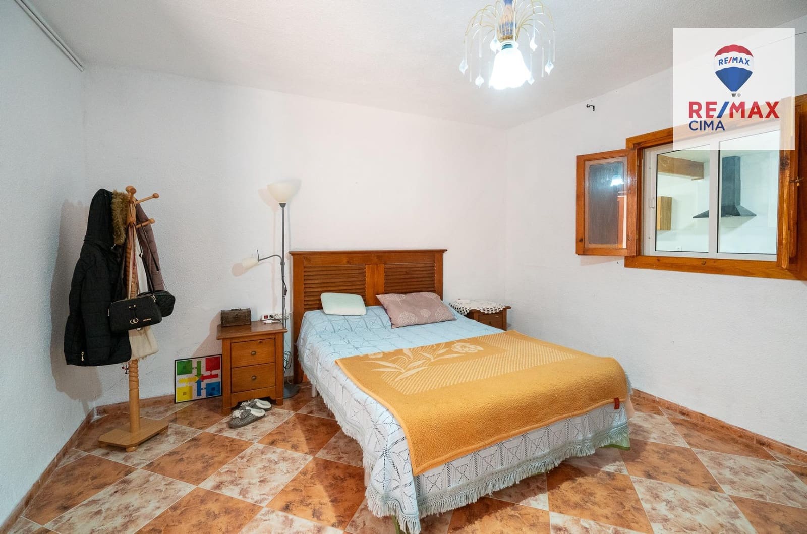 3 bedroom Villa for sale in Baza with garage - € 279,000 (Ref: 9839517)