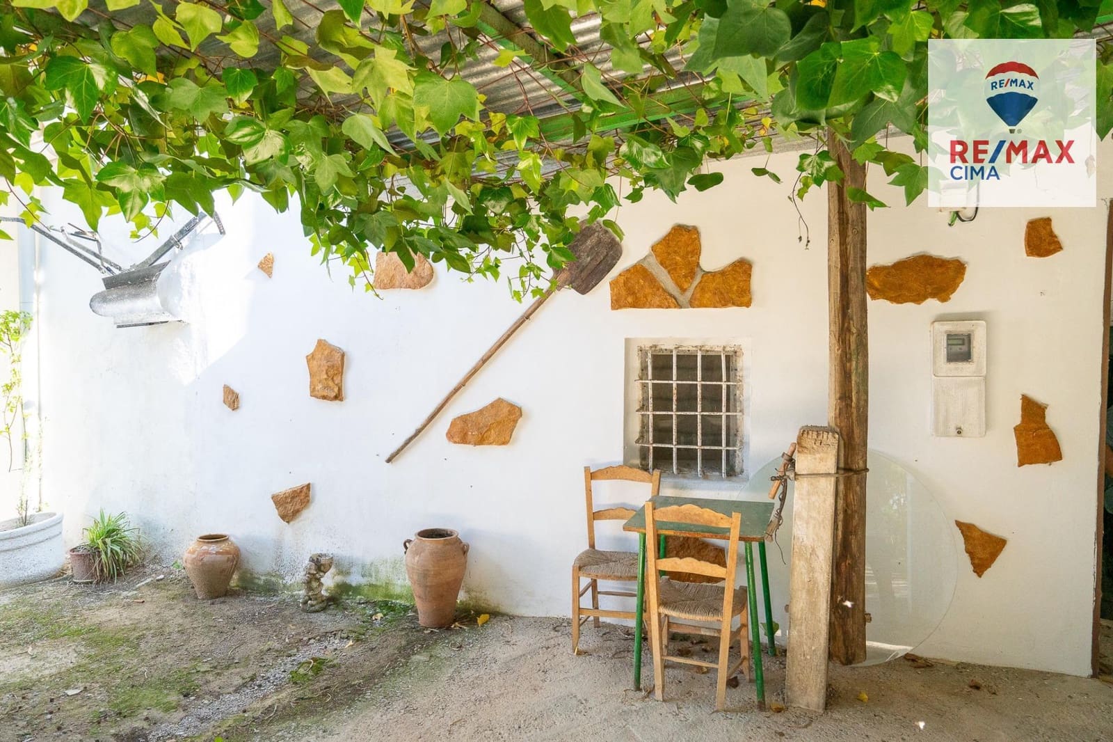 3 bedroom Villa for sale in Baza with garage - € 279,000 (Ref: 9839517)