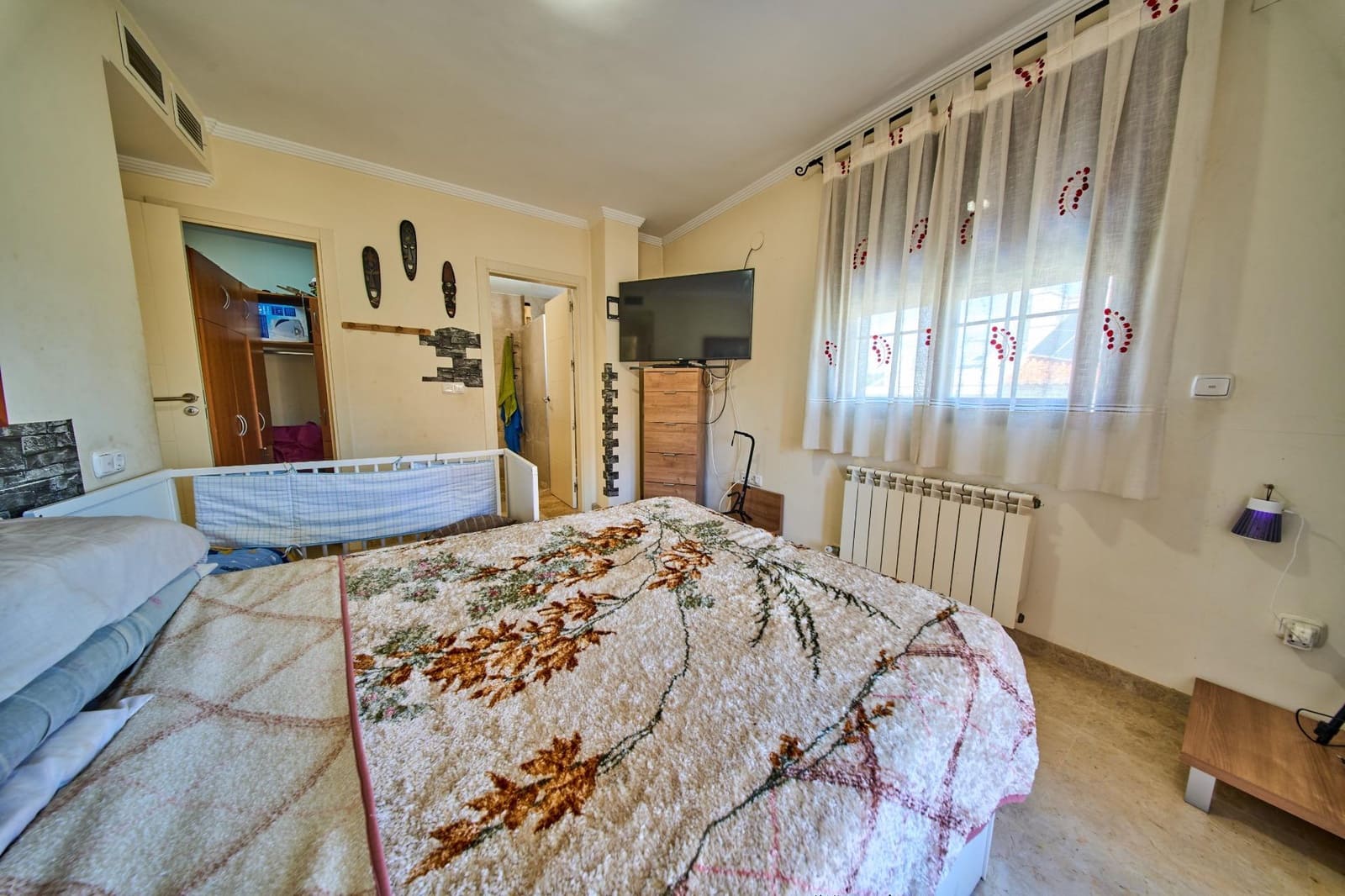 6 bedroom Semi-detached Villa for sale in Ogijares with pool garage - € 390,000 (Ref: 9839518)