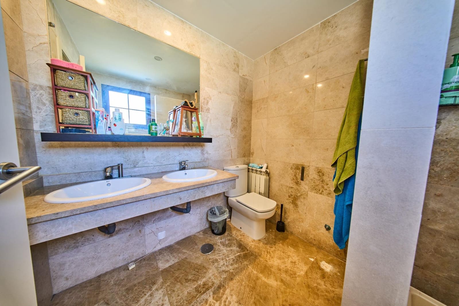 6 bedroom Semi-detached Villa for sale in Ogijares with pool garage - € 390,000 (Ref: 9839518)