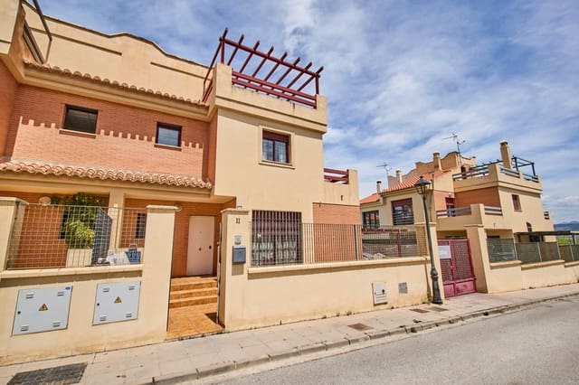 6 soveværelse Semi-Rækkehus til salg i Ogíjares med swimmingpool garage - € 390.000 (Ref: 9839518)
