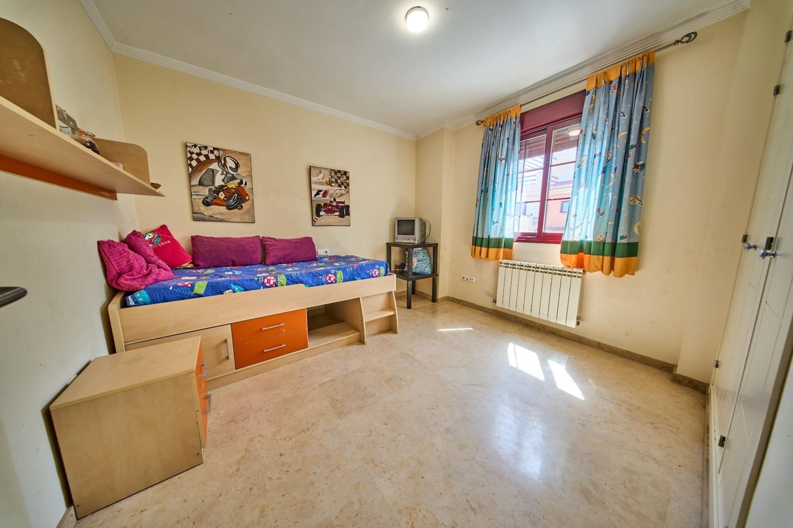 6 bedroom Semi-detached Villa for sale in Ogijares with pool garage - € 390,000 (Ref: 9839518)
