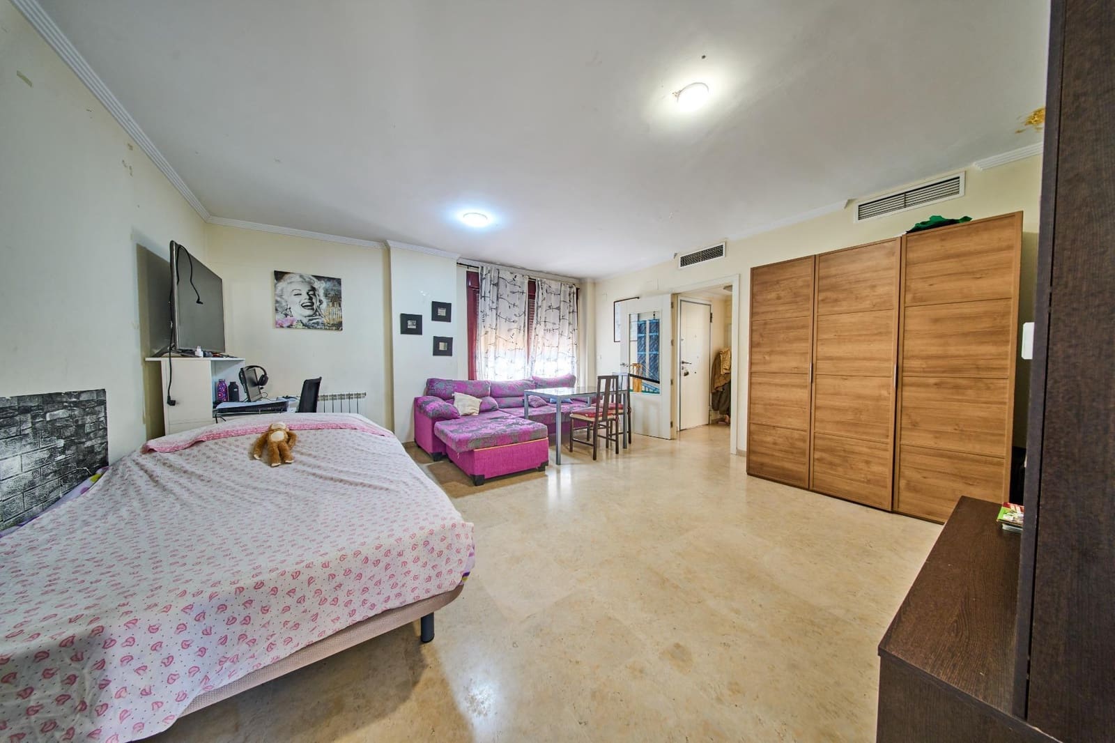 6 bedroom Semi-detached Villa for sale in Ogijares with pool garage - € 390,000 (Ref: 9839518)