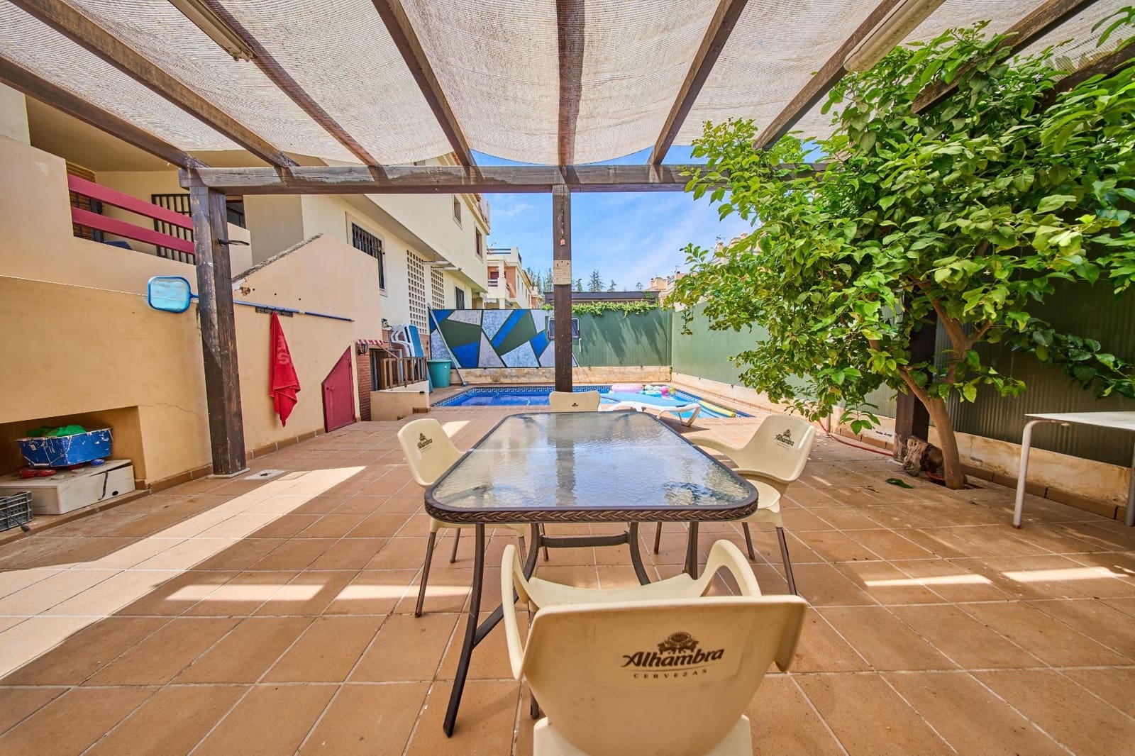 6 bedroom Semi-detached Villa for sale in Ogijares with pool garage - € 390,000 (Ref: 9839518)