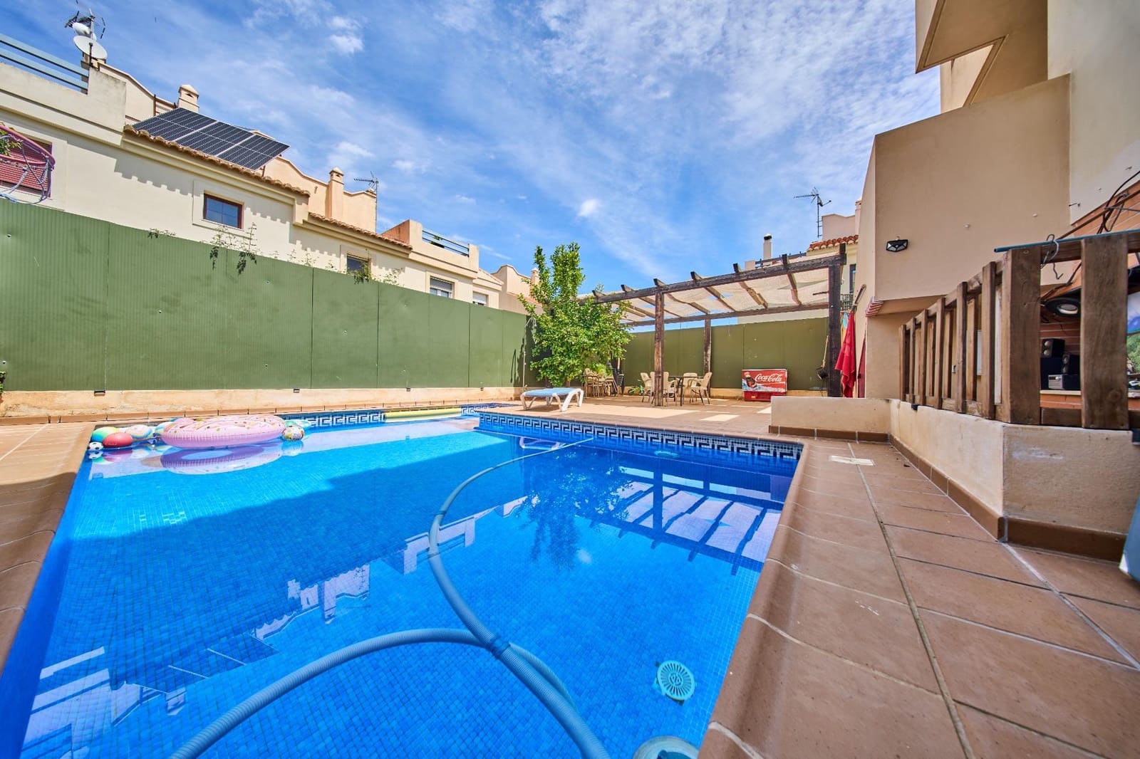 6 bedroom Semi-detached Villa for sale in Ogijares with pool garage - € 390,000 (Ref: 9839518)
