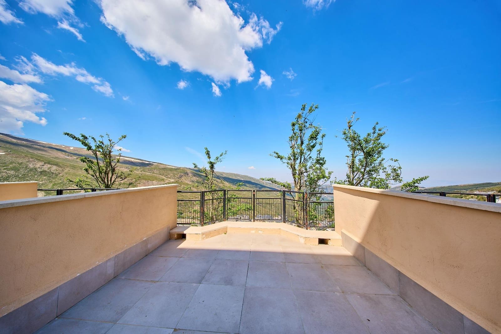 Apartment for sale in Sierra Nevada - € 145,000 (Ref: 9840939)