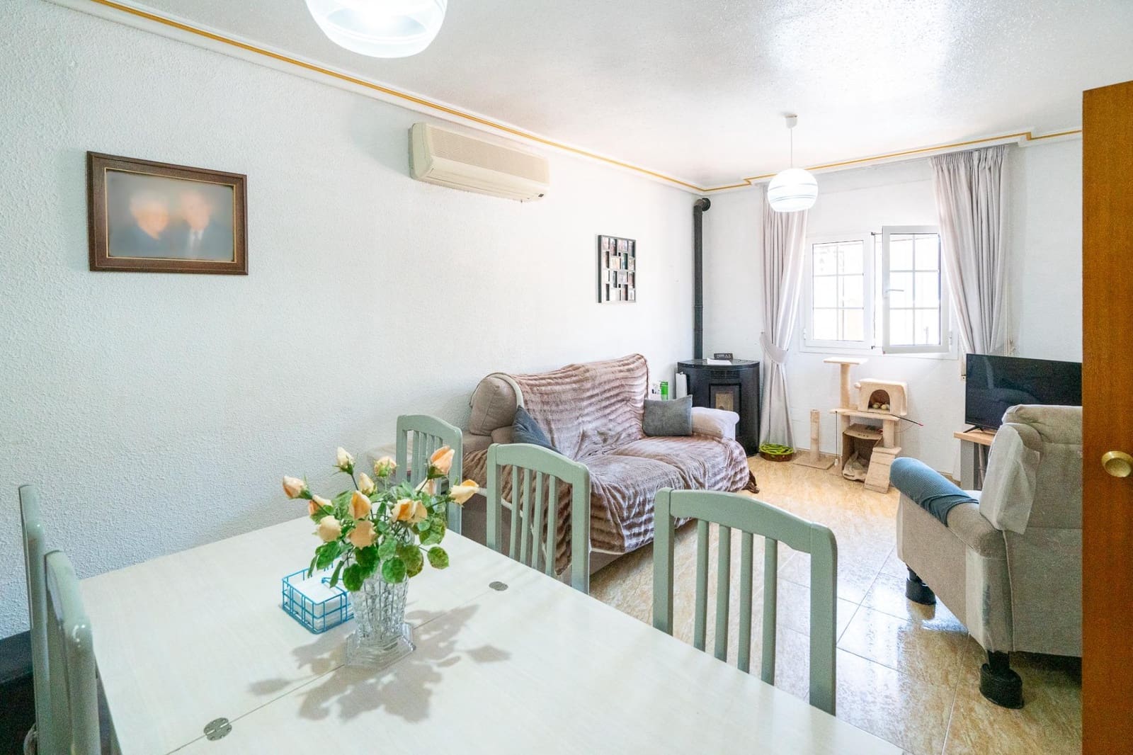 4 soveværelse Rækkehus til leje i Cuevas del Campo - € 400 (Ref: 9851951)