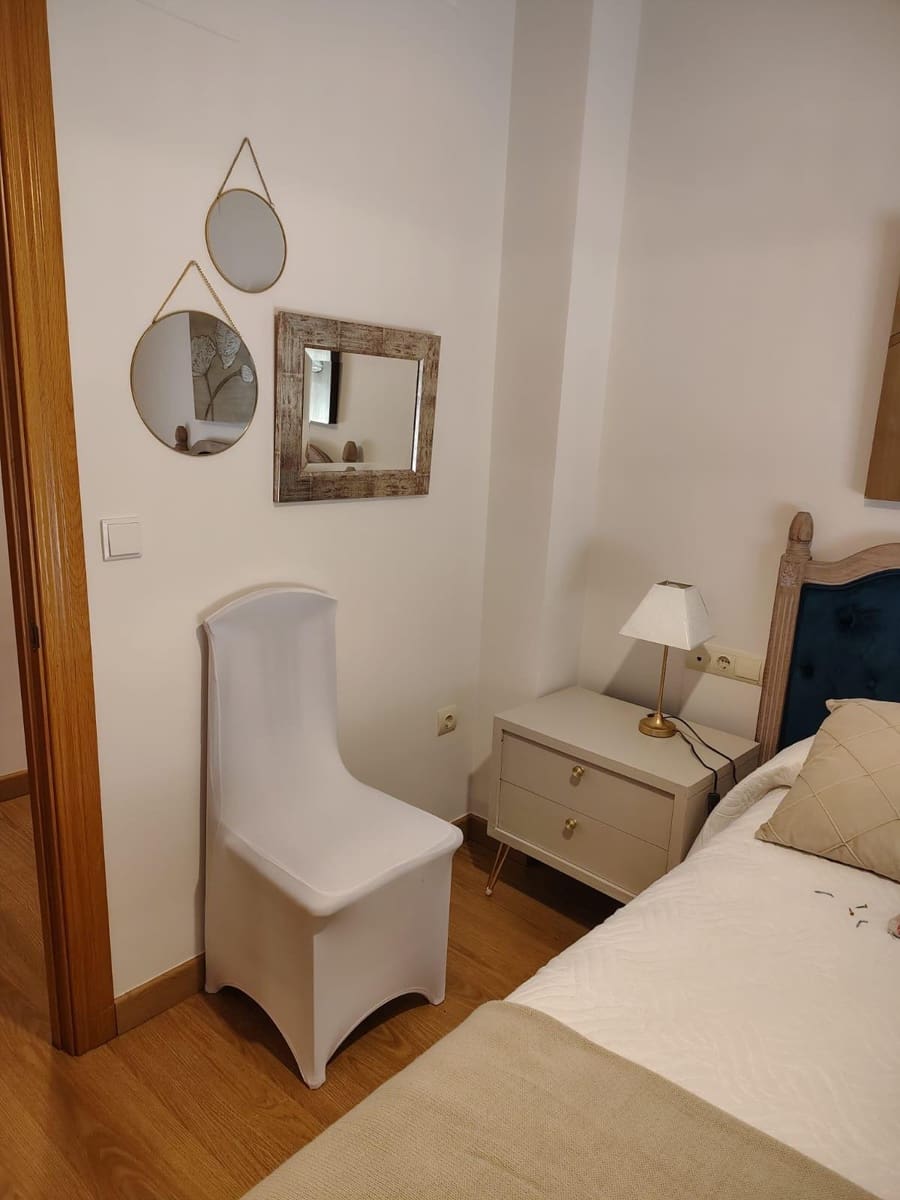 1 bedroom Flat for rent in Granada city - € 800 (Ref: 9860284)