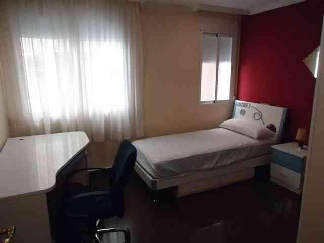 Piso de 3 habitaciones en Centro, Granada ciudad en alquiler - 1.000 € (Ref: 9860285)