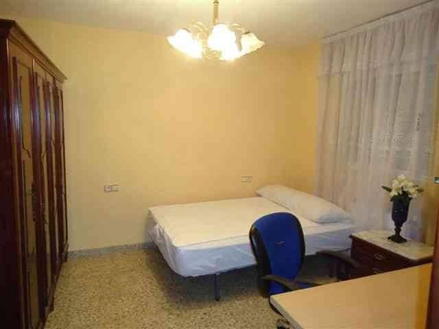 Piso de 3 habitaciones en Centro, Granada ciudad en alquiler - 1.000 € (Ref: 9860285)