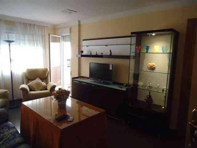 Piso de 3 habitaciones en Centro, Granada ciudad en alquiler - 1.000 € (Ref: 9860285)