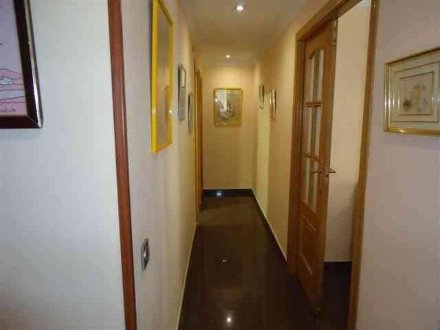 Piso de 3 habitaciones en Granada ciudad en alquiler - 1.000 € (Ref: 9860285)