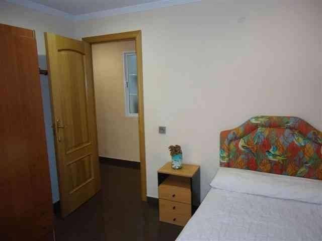 Piso de 3 habitaciones en Granada ciudad en alquiler - 1.000 € (Ref: 9860285)