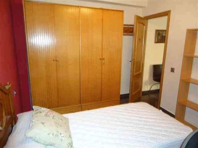 Piso de 3 habitaciones en Centro, Granada ciudad en alquiler - 1.000 € (Ref: 9860285)