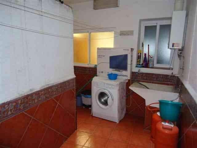 Piso de 3 habitaciones en Granada ciudad en alquiler - 1.000 € (Ref: 9860285)
