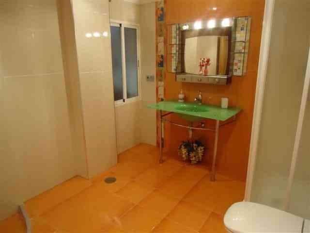 Piso de 3 habitaciones en Granada ciudad en alquiler - 1.000 € (Ref: 9860285)