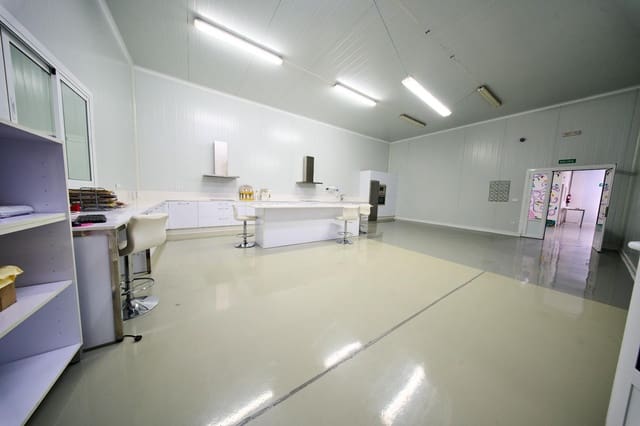 Entreprise à vendre à Baza - 659 900 € (Ref: 9860286)