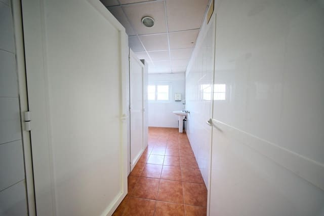 Entreprise à vendre à Baza - 659 900 € (Ref: 9860286)