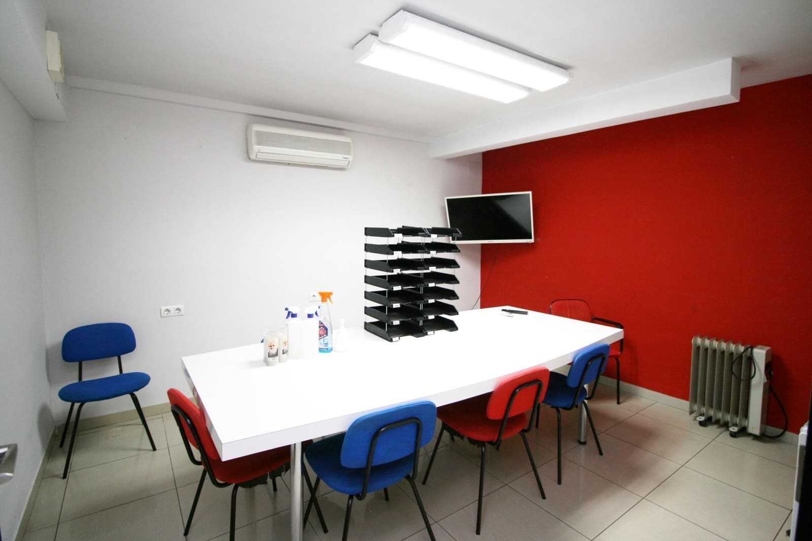 Commercial for rent in Granada city - € 2,200 (Ref: 9862043)