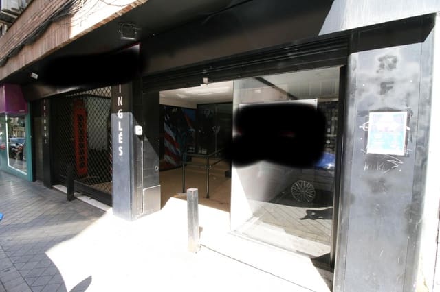 Erhverv til leje i Centro, Granada by - € 2.200 (Ref: 9862043)