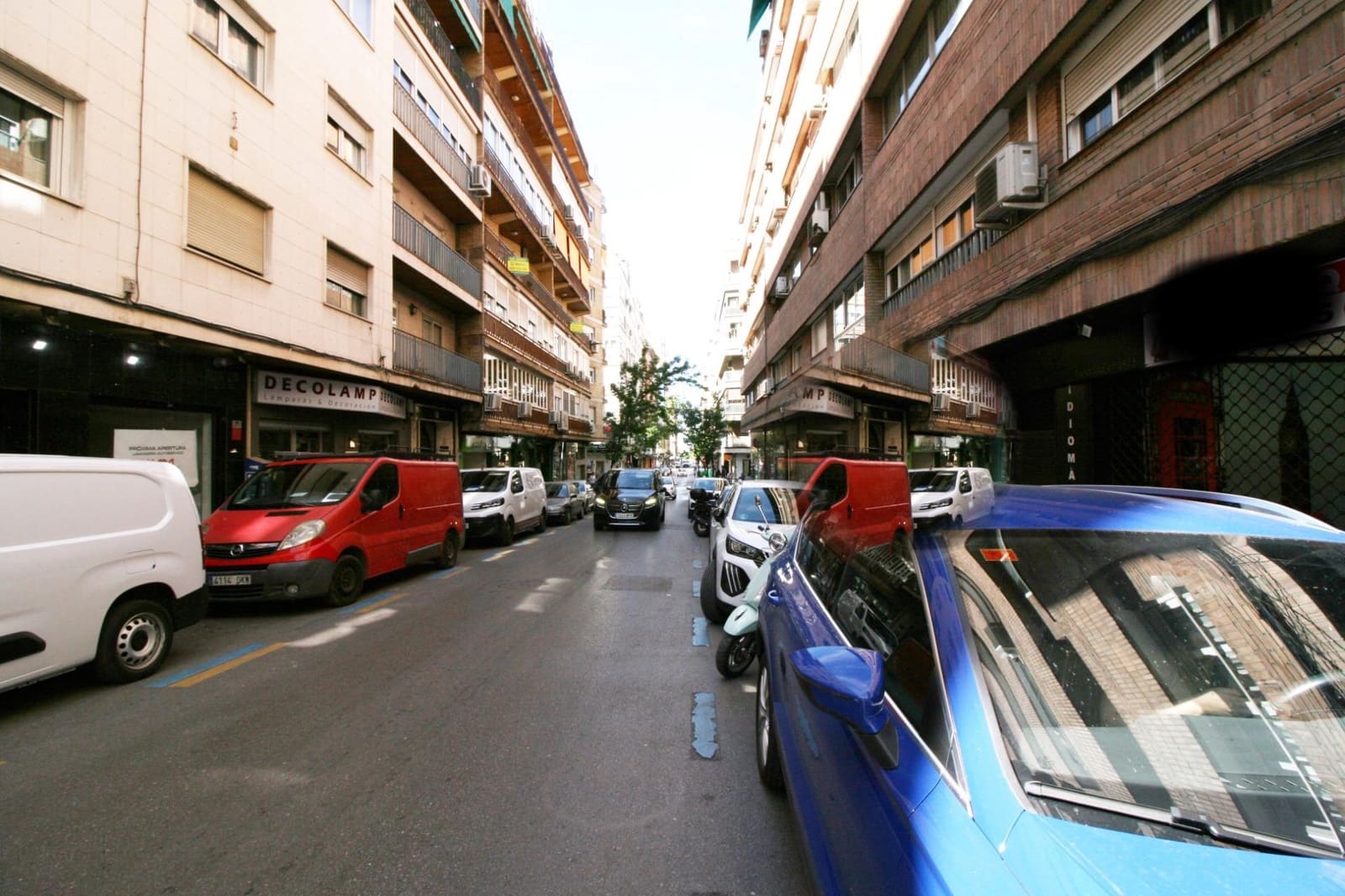 Commercial for rent in Granada city - € 2,200 (Ref: 9862043)
