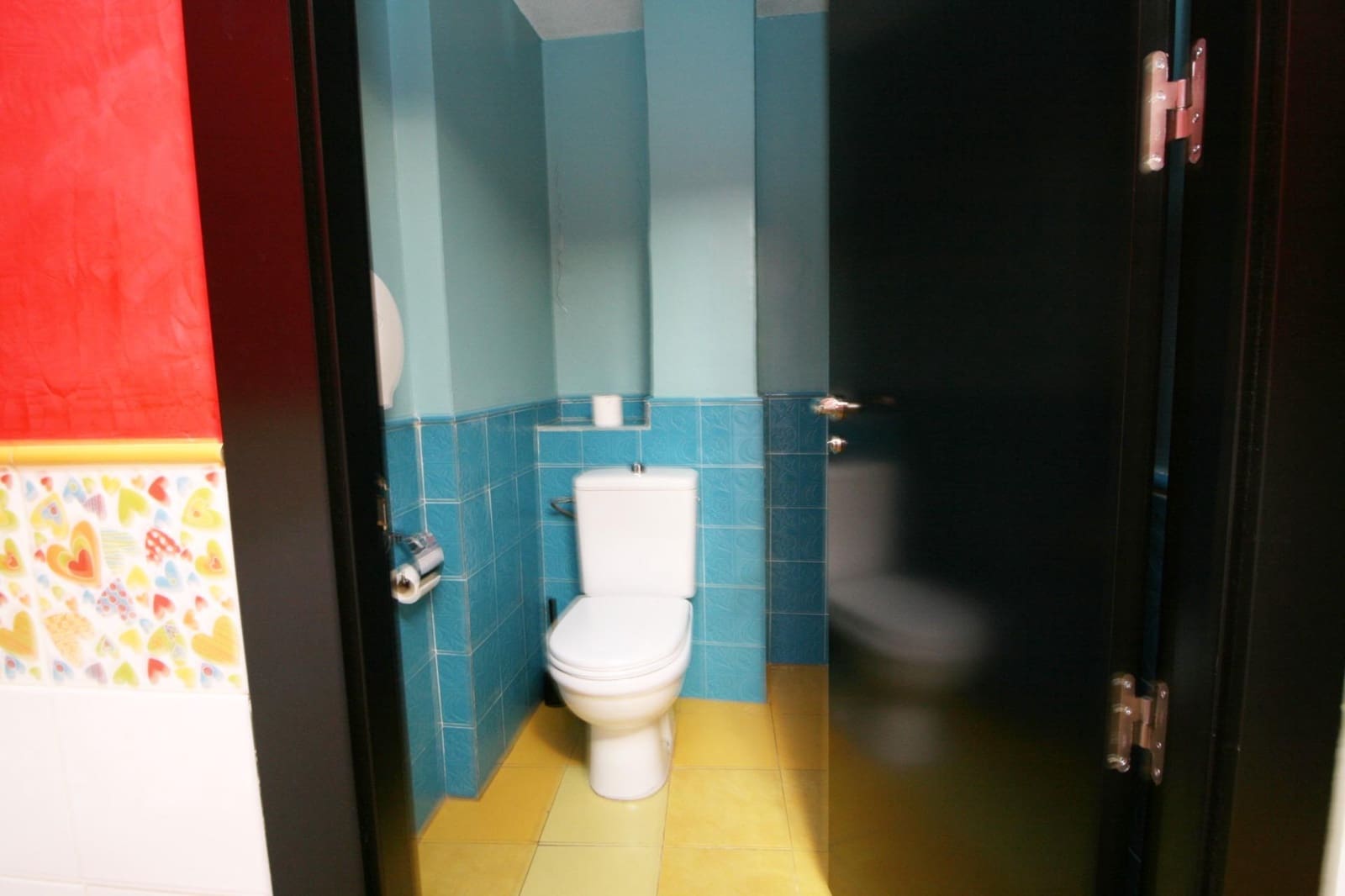 Commercial for rent in Granada city - € 2,200 (Ref: 9862043)