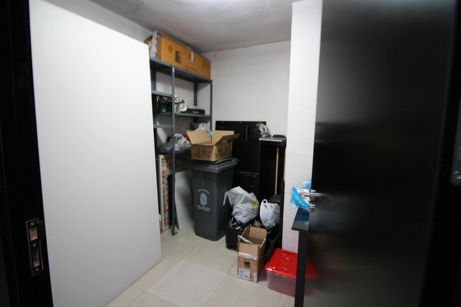 Commercial for rent in Granada city - € 2,200 (Ref: 9862043)