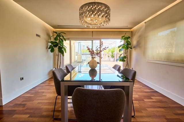 2 makuuhuone Kattohuoneisto myytävänä paikassa Centro, Granada kaupunki - 850 000 € (Ref: 9865387)