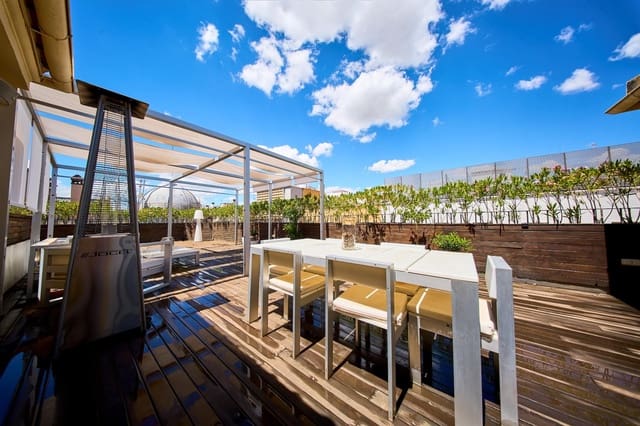 2 makuuhuone Kattohuoneisto myytävänä paikassa Centro, Granada kaupunki - 850 000 € (Ref: 9865387)