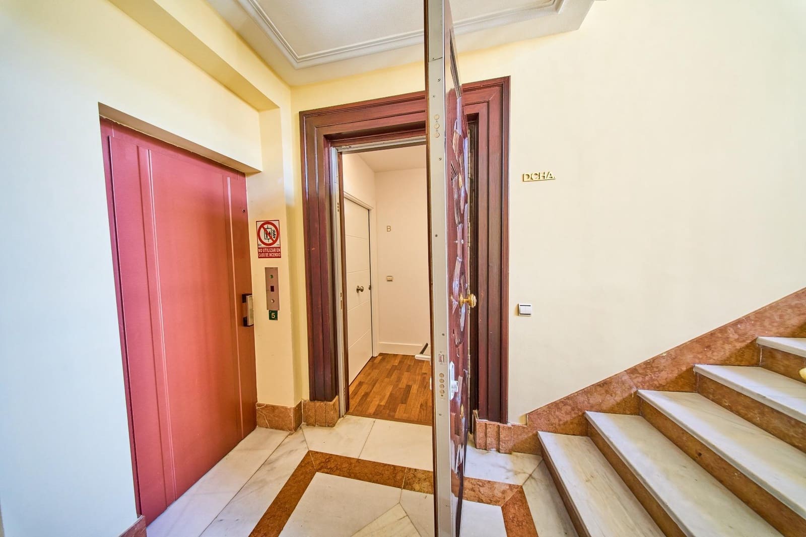 2 slaapkamer Penthouse te koop in Granada stad - € 850.000 (Ref: 9865387)