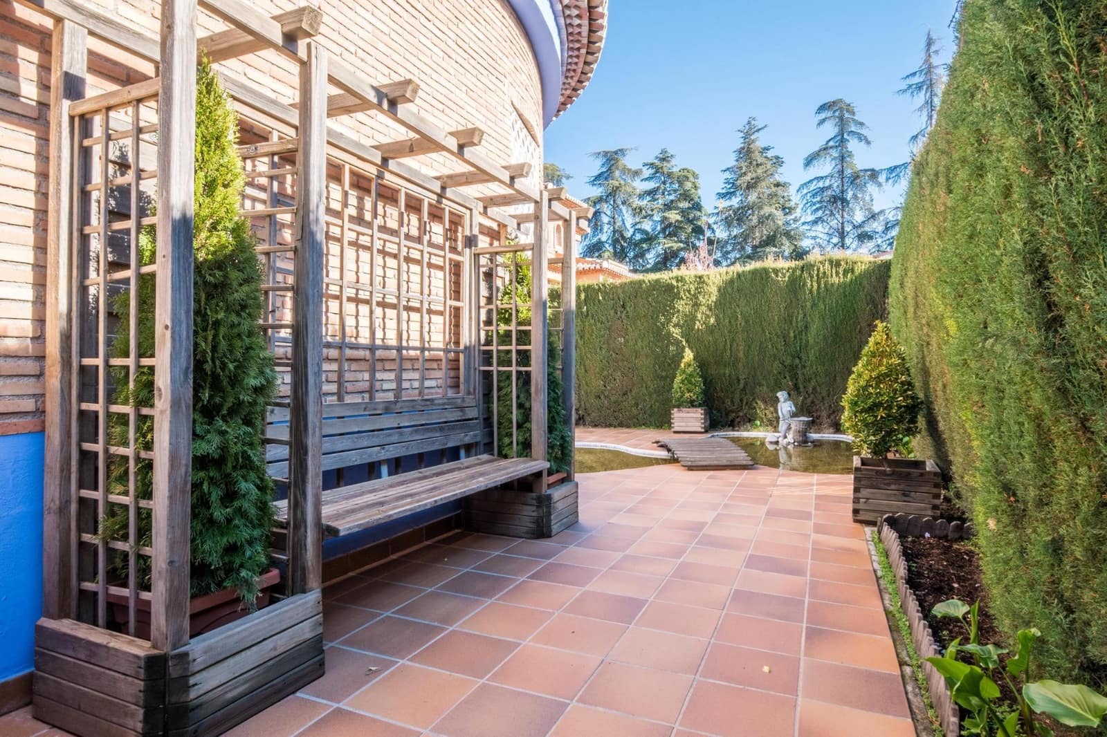 4 slaapkamer Villa te koop in Ogijares met garage - € 530.000 (Ref: 9867148)