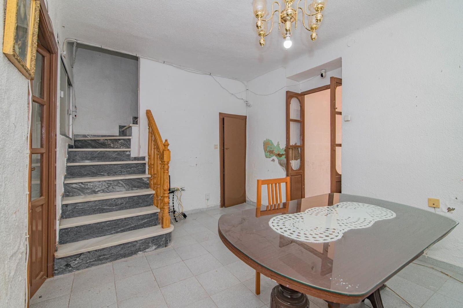 3 slaapkamer Halfvrijstaande villa te koop in Pinos Puente - € 64.900 (Ref: 9868818)