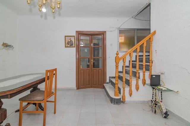 3 slaapkamer Halfvrijstaande villa te koop in Pinos Puente - € 64.900 (Ref: 9868818)