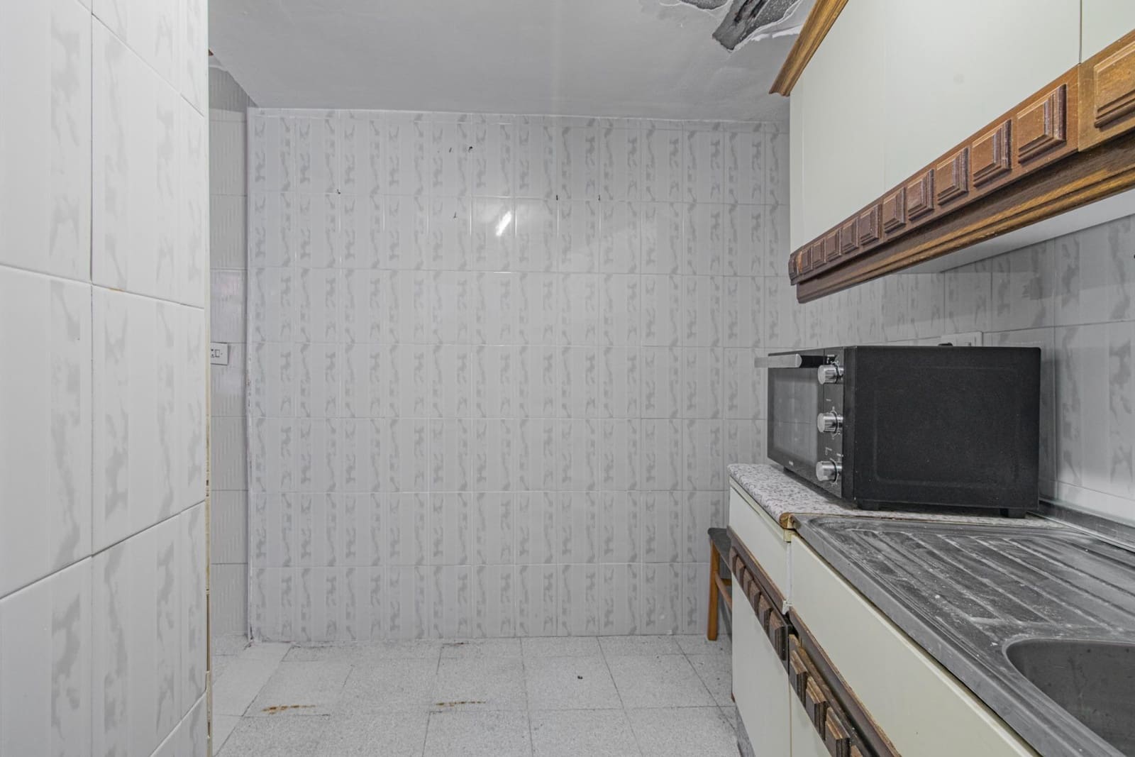 3 slaapkamer Halfvrijstaande villa te koop in Pinos Puente - € 64.900 (Ref: 9868818)