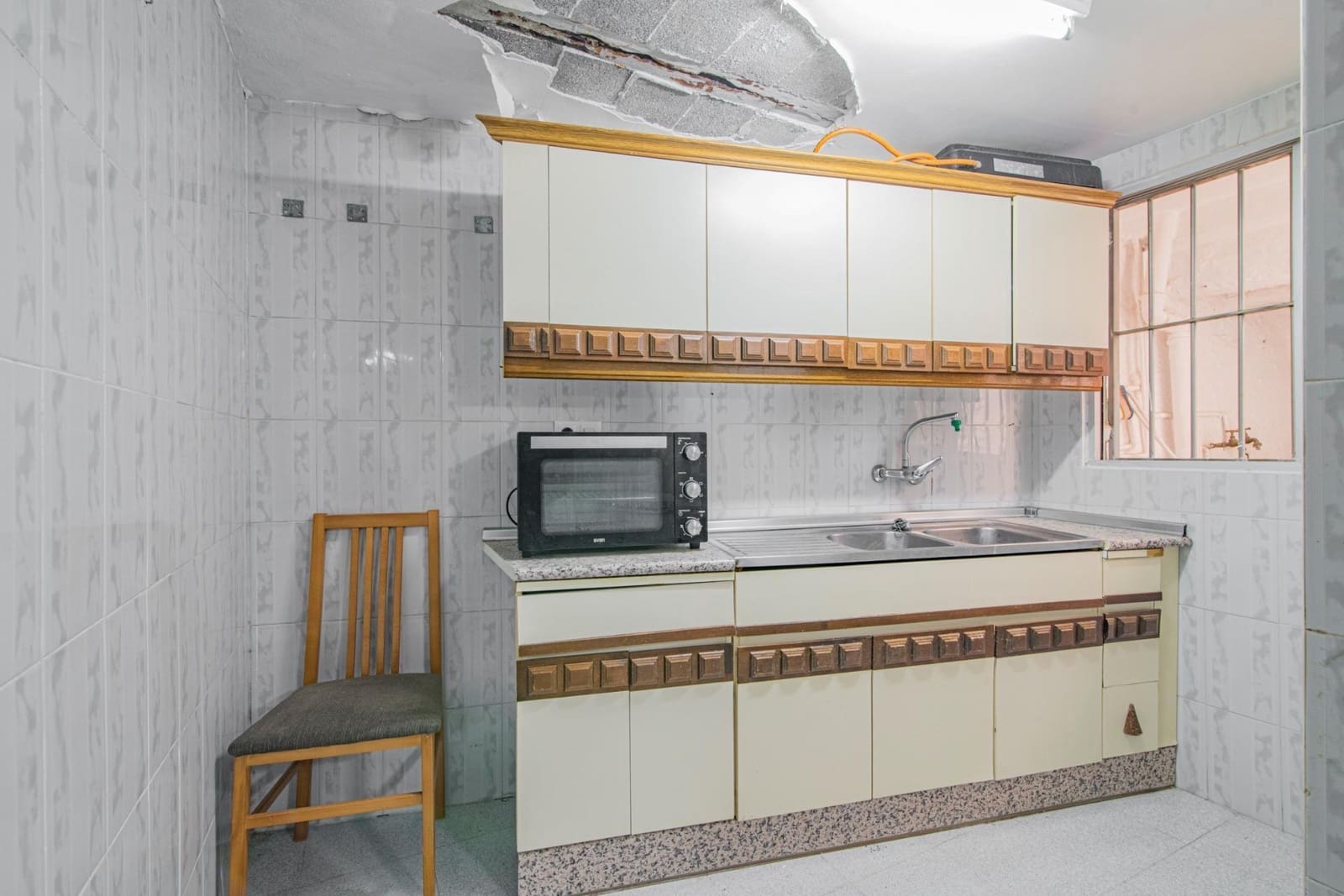 3 slaapkamer Halfvrijstaande villa te koop in Pinos Puente - € 64.900 (Ref: 9868818)