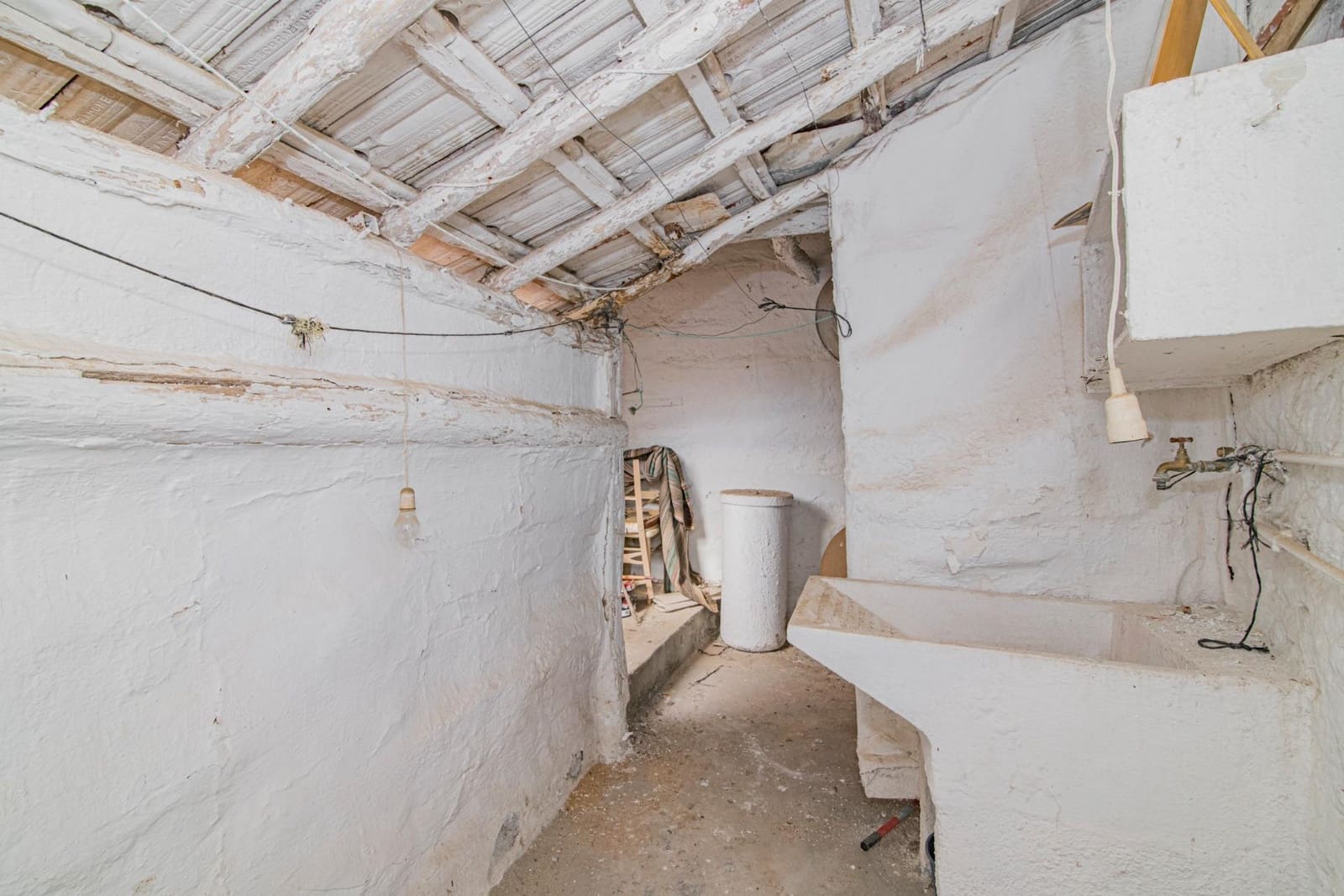 3 slaapkamer Halfvrijstaande villa te koop in Pinos Puente - € 64.900 (Ref: 9868818)