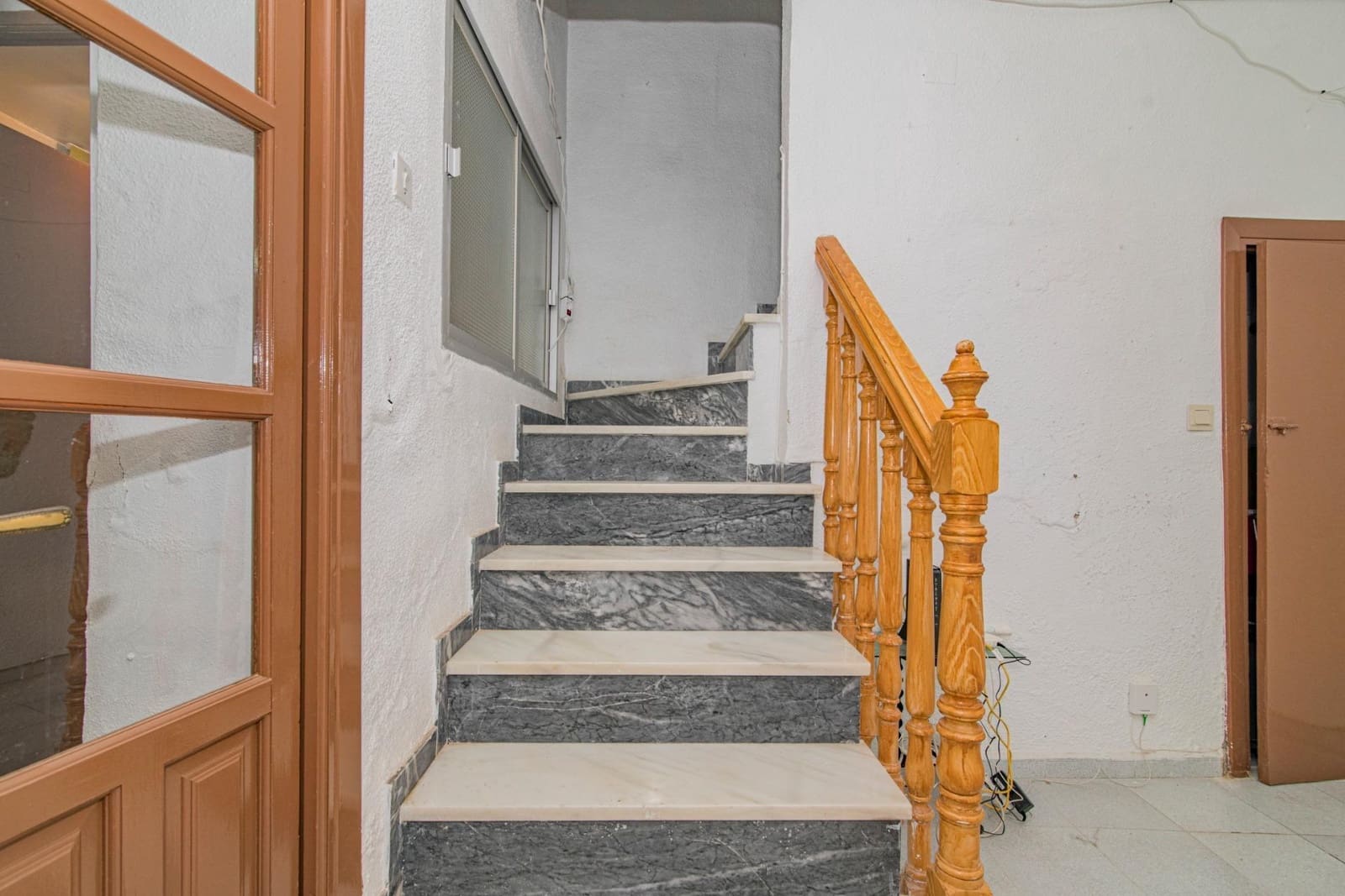 3 slaapkamer Halfvrijstaande villa te koop in Pinos Puente - € 64.900 (Ref: 9868818)
