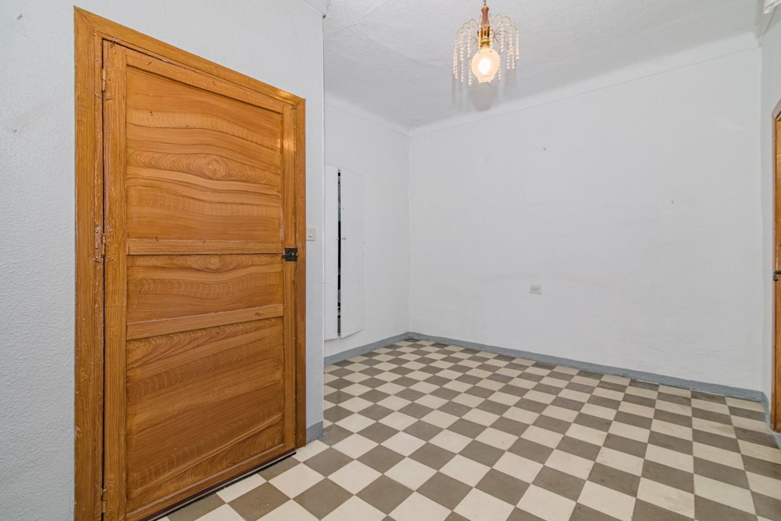 3 slaapkamer Halfvrijstaande villa te koop in Pinos Puente - € 64.900 (Ref: 9868818)