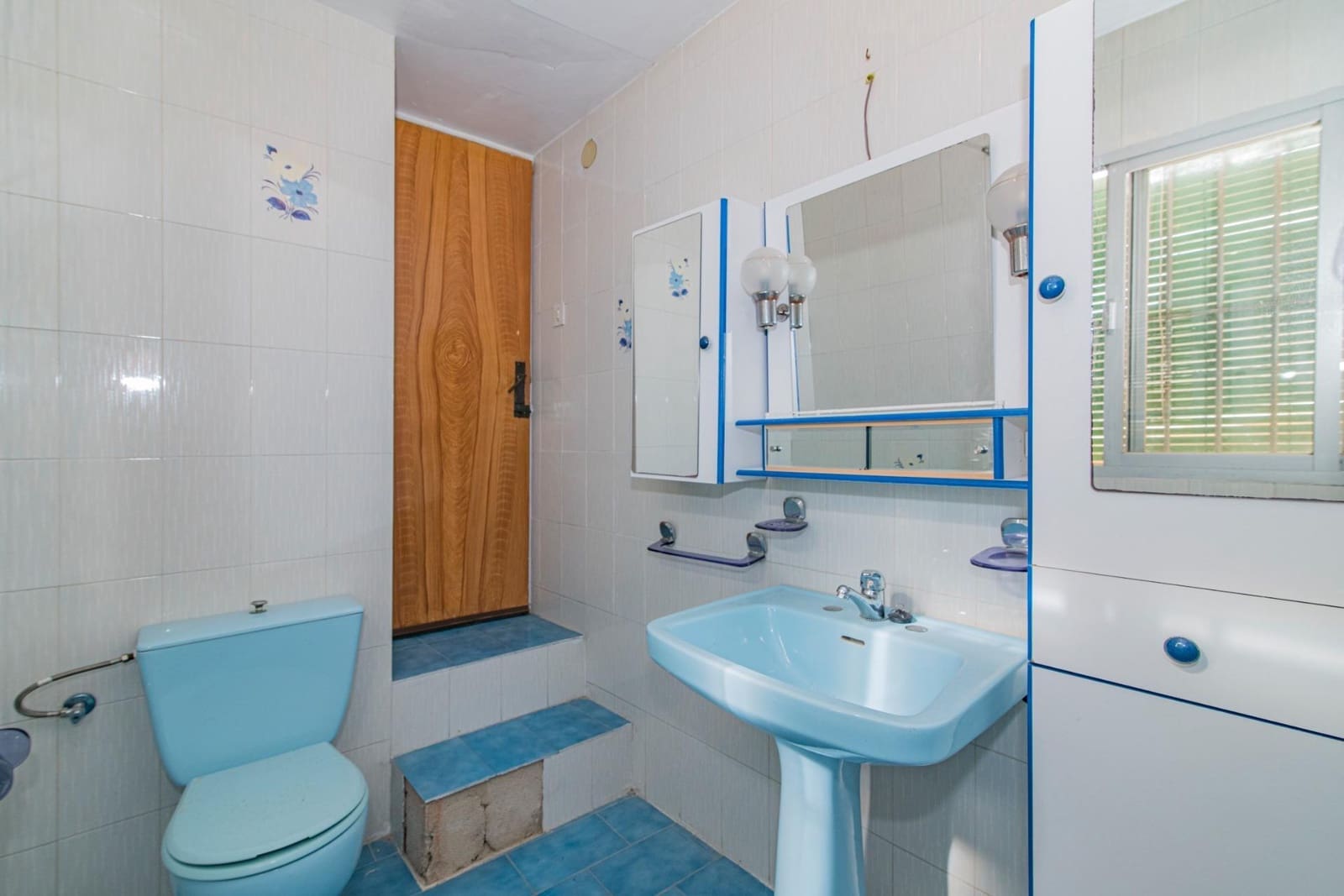 3 slaapkamer Halfvrijstaande villa te koop in Pinos Puente - € 64.900 (Ref: 9868818)