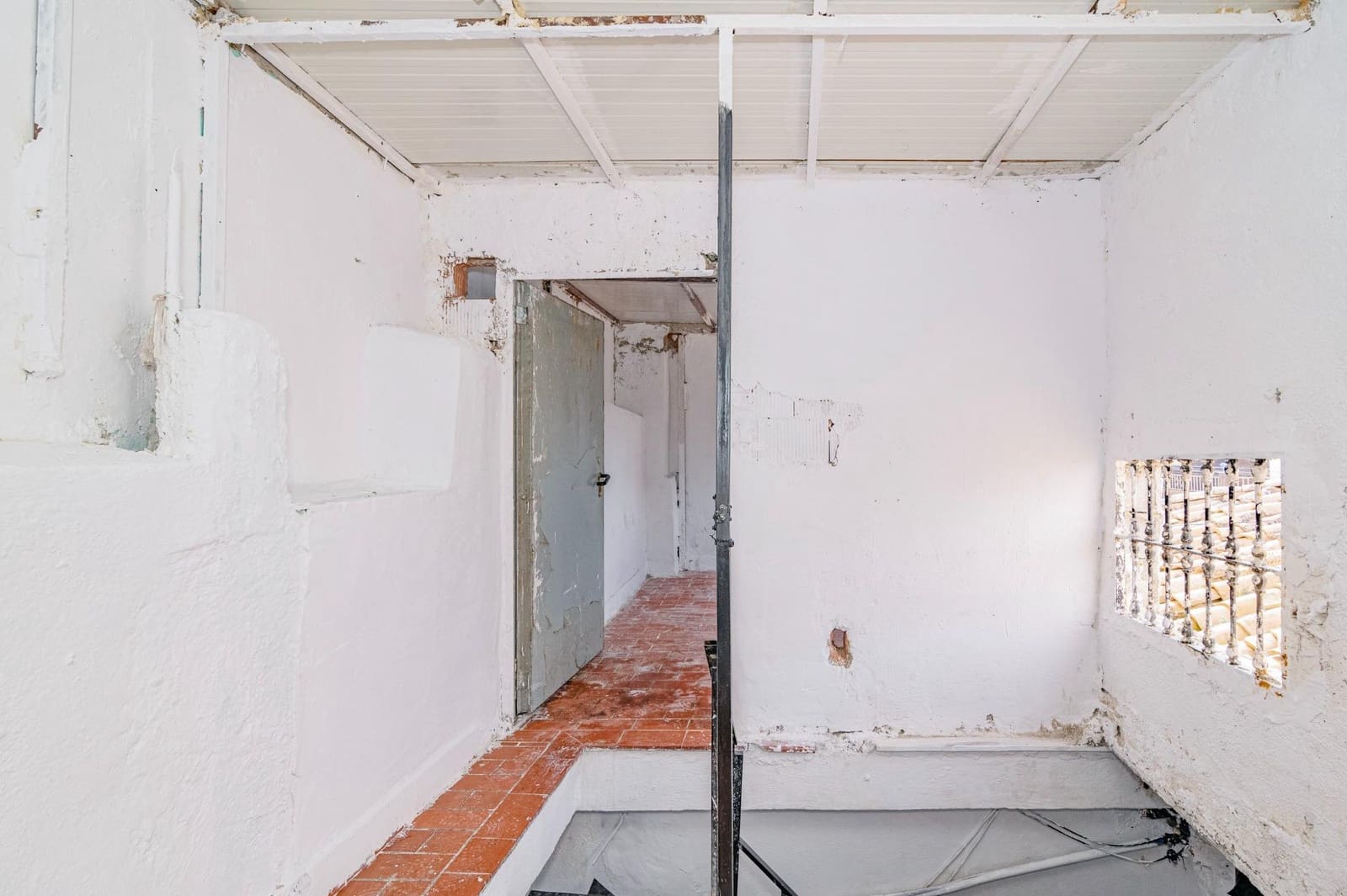 3 slaapkamer Halfvrijstaande villa te koop in Granada stad - € 99.900 (Ref: 9870298)