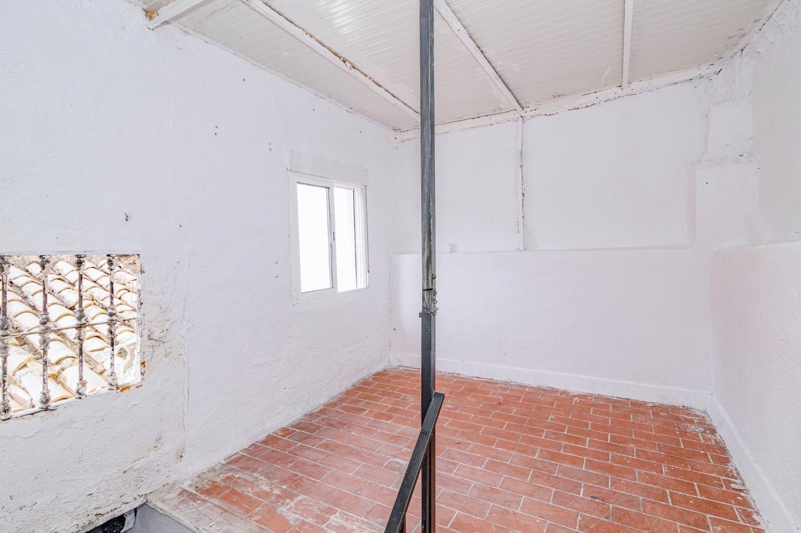 3 slaapkamer Halfvrijstaande villa te koop in Granada stad - € 99.900 (Ref: 9870298)